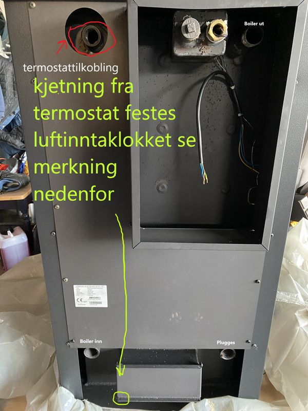 Vedkomfyr med vannkappe 24,9 kW SORT antrasitt